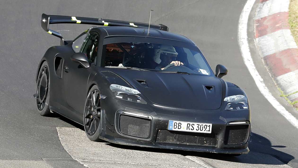 イラスト　アート　「FLAT NOSE」 No.11 Porsche 911 Flatnose spied - pictures | Auto Express
